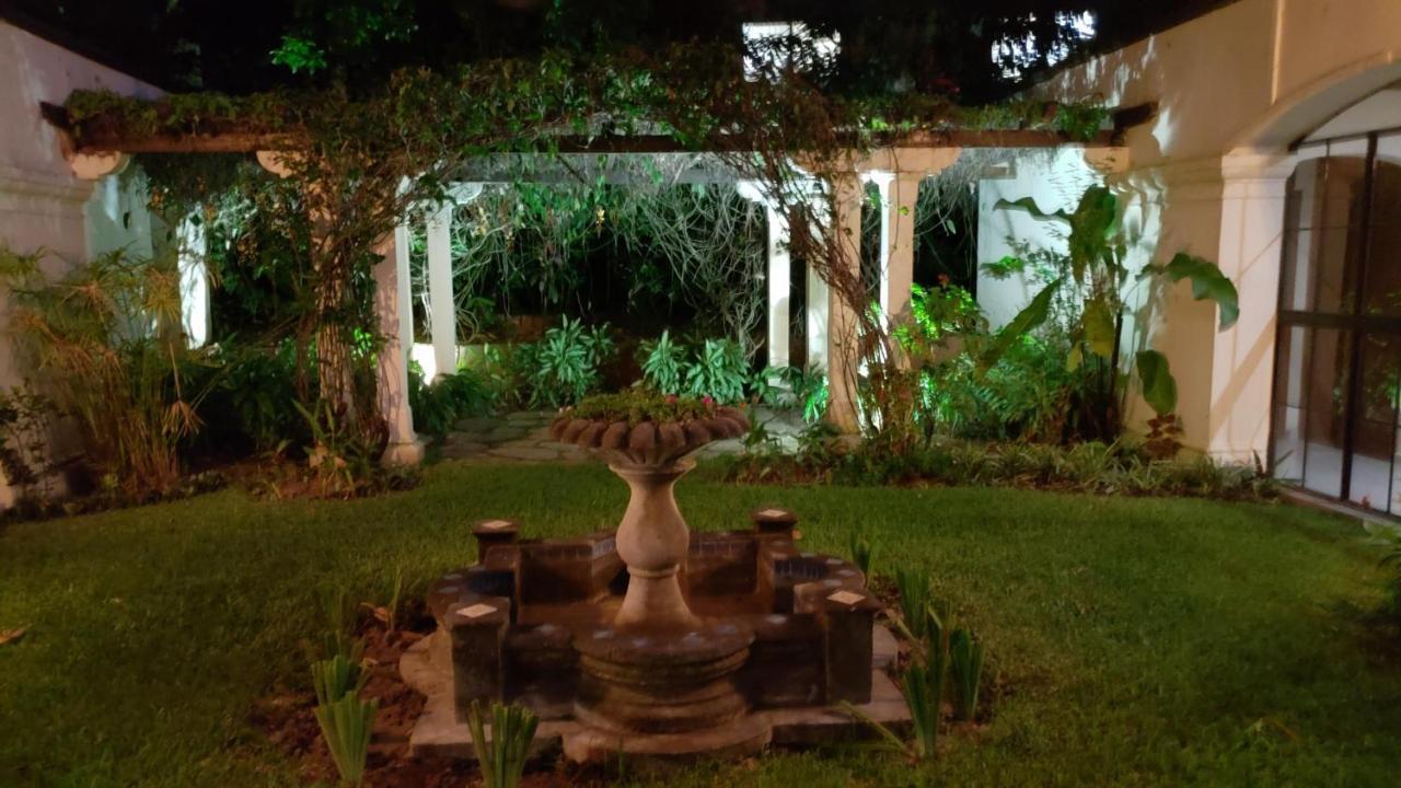 Domus Hotel 圣萨尔瓦多 外观 照片