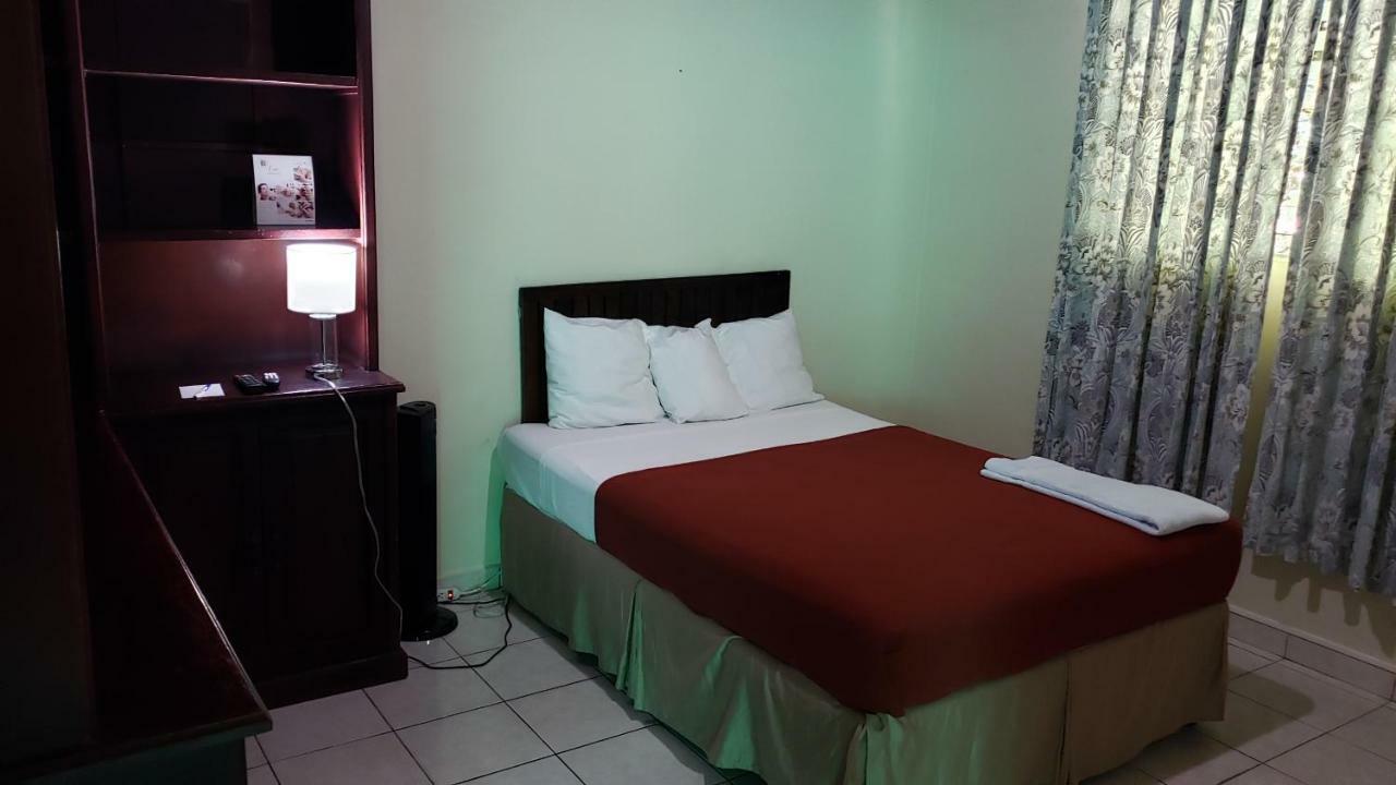 Domus Hotel 圣萨尔瓦多 外观 照片